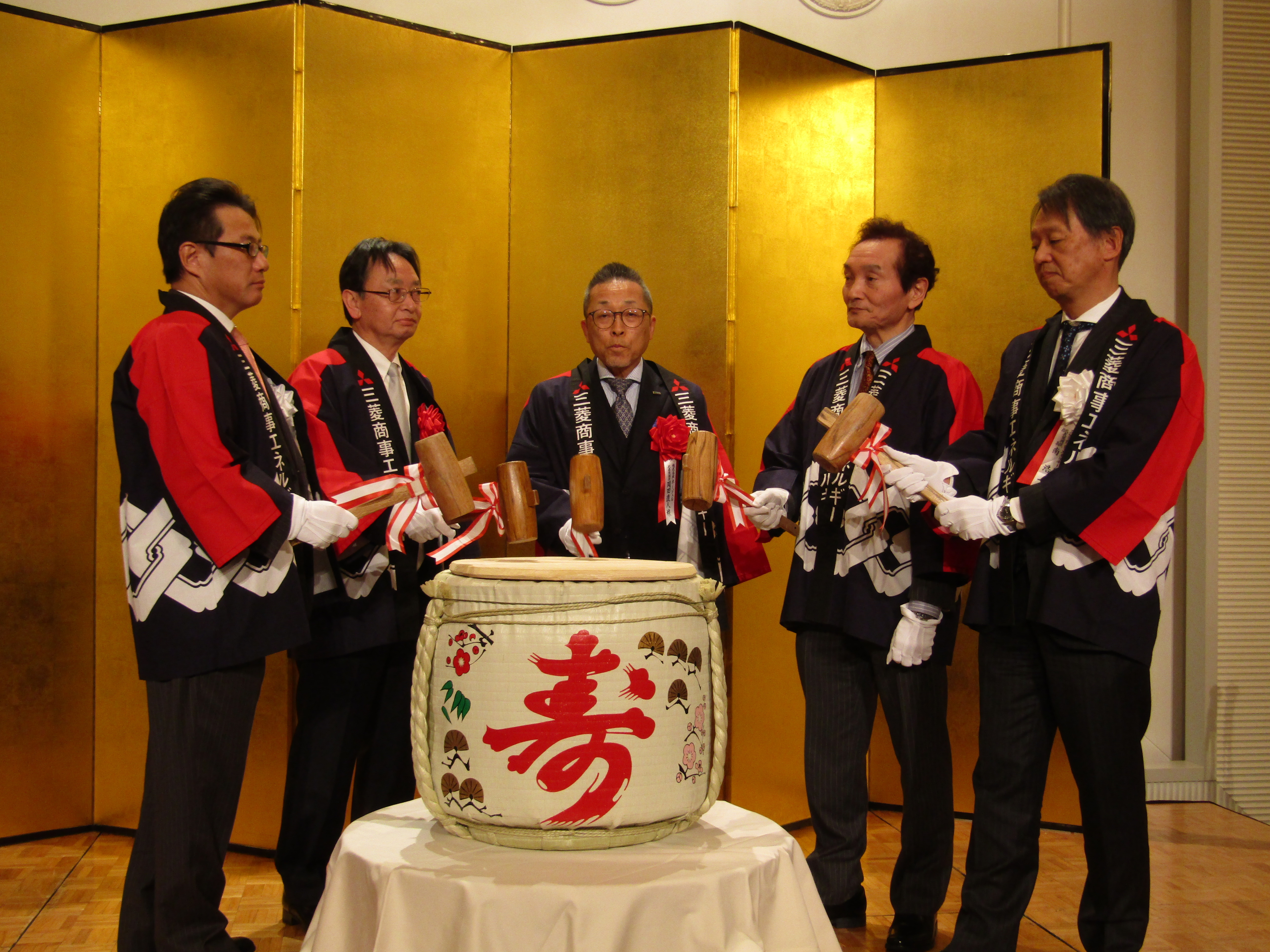 鏡開きの様子（名古屋会場）